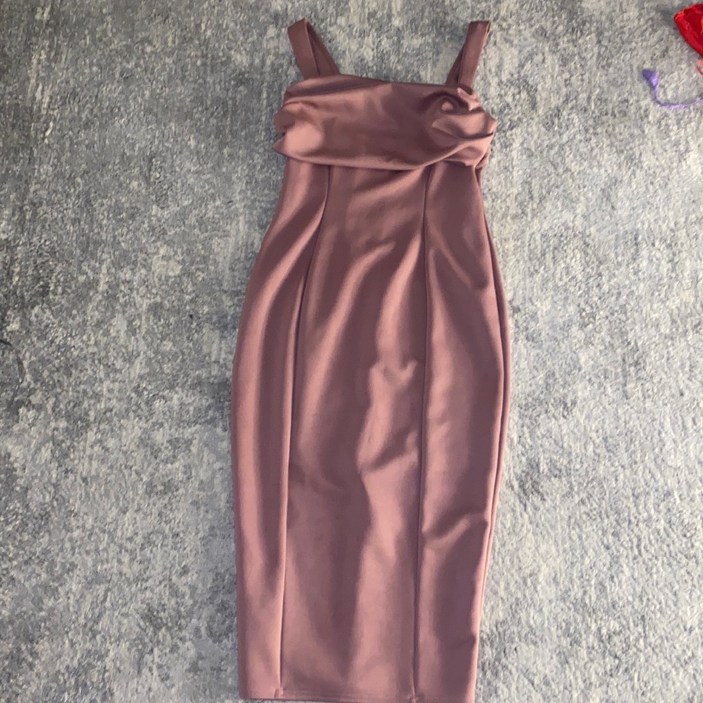 Mauve fitted dresses